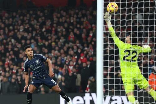 Arsenal mất điểm kinh ngạc, hụt hơi đua vô địch