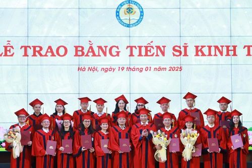 Học viện Tài chính trao bằng tốt nghiệp cho 357 tân tiến sĩ, thạc sĩ