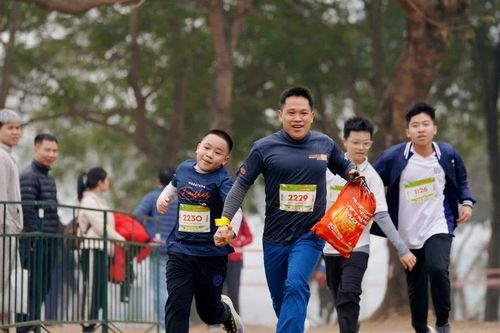 Sôi nổi giải chạy gây quỹ ủng hộ trẻ vùng cao
