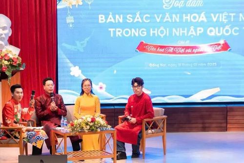 Sinh viên Đồng Nai và sinh viên Việt Nam tại Thái Lan hào hứng khám phá Tết Việt