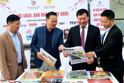 Hội báo Xuân tỉnh Quảng Ninh 2025: Tạo điểm tham quan, phục vụ nhân dân và giới thiệu các ấn phẩm báo chí mới