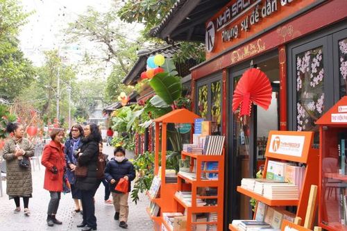 Hà Nội có thêm phố sách xuân Hạ Hồi phục vụ công chúng