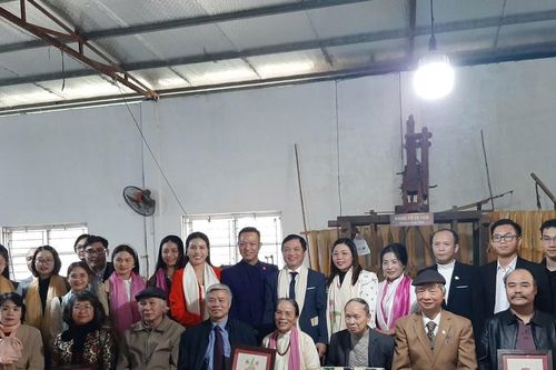 Dệt 'nét tơ sen' vươn tầm quốc tế