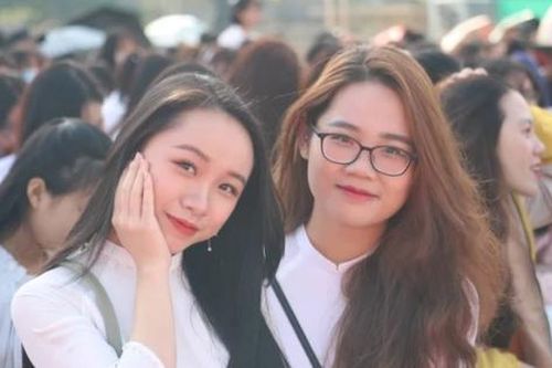 Tài khoản sinh viên sư phạm bất ngờ nhận hơn 127 triệu đồng; hiệu trưởng ở Cà Mau bị 'bắt ghen'