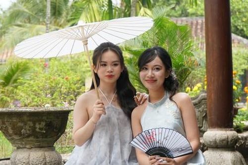 Giới trẻ tấp nập đến cù lao ở TPHCM chụp ảnh Tết