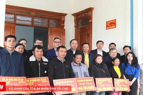 Lễ bàn giao nhà Đại đoàn kết cho người dân huyện Quỳ Châu