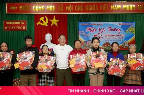 Công ty TNHH MTV Thanh Tùng 2 trao quà Tết cho các hoàn cảnh khó khăn