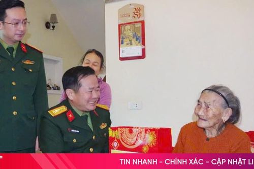 Bộ CHQS tỉnh thăm, tặng quà chúc tết các đơn vị, gia đình chính sách