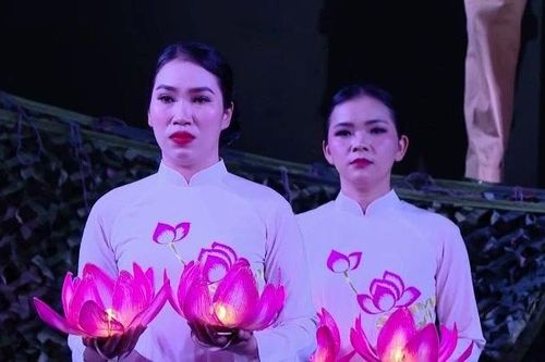Vun đắp tình đoàn kết hữu nghị đặc biệt Việt Nam-Lào