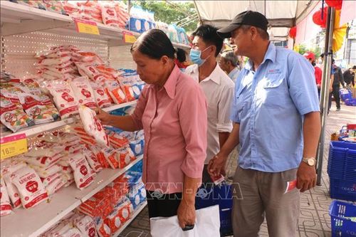 Chăm lo cho người dân khó khăn, tri ân người có công trong dịp Tết Nguyên đán