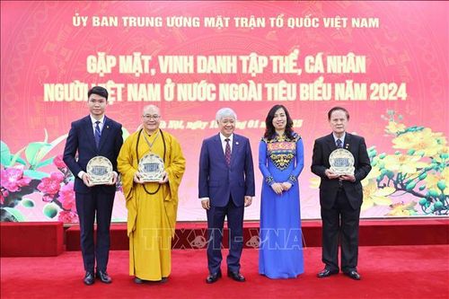 Kiều bào luôn hướng về Tổ quốc, nỗ lực vì sự lớn mạnh của cộng đồng người Việt Nam ở nước ngoài