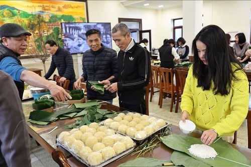 Không khí chuẩn bị đón Tết của người Việt tại Trung Quốc
