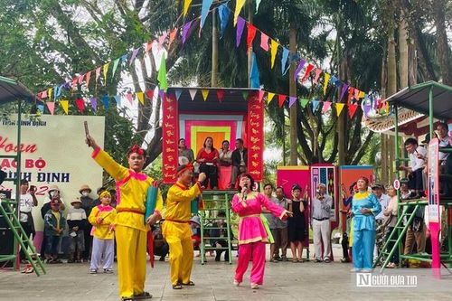 Rộn ràng điệu bài chòi ngày Xuân trên đất xứ Nẫu Bình Định