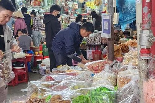 Chợ Cồn đìu hiu ngày cận Tết