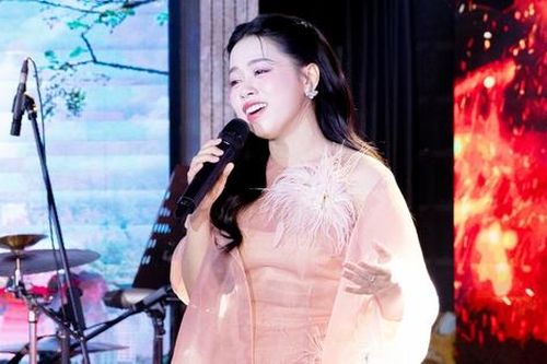 Giải Nhất Giọng hát hay Hà Nội ra MV đầu tay
