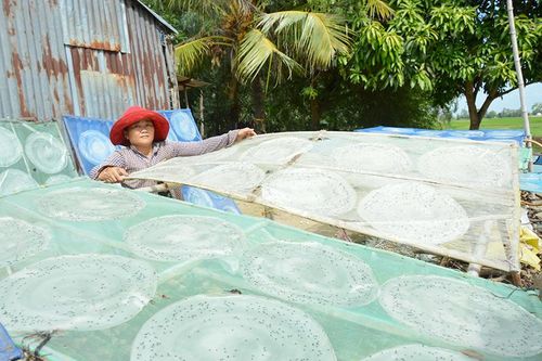 Đẩy mạnh phát triển kinh tế và nâng cao đời sống người dân vùng biên