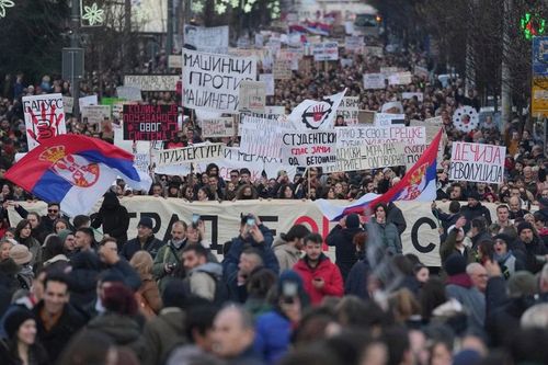 Serbia: Biểu tình rầm rộ gây bất ổn đất nước