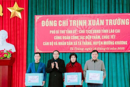 Chủ tịch UBND tỉnh Trịnh Xuân Trường thăm, chúc tết tại Mường Khương