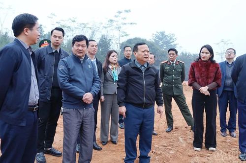 Phó Chủ tịch UBND tỉnh Nguyễn Trọng Hài kiểm tra công tác giải phóng mặt bằng đường dây 500kV tại huyện Bảo Yên, Bảo Thắng