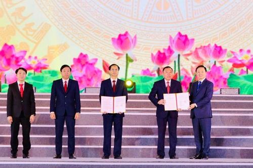 Long trọng tổ chức Lễ công bố thành lập thành phố Hoa Lư và công nhận thành phố Hoa Lư đạt tiêu chí đô thị loại I[Ảnh] Long trọng tổ chức Lễ công bố thành lập thành phố Hoa Lư và công nhận thành phố Hoa Lư đạt tiêu chí đô thị loại I