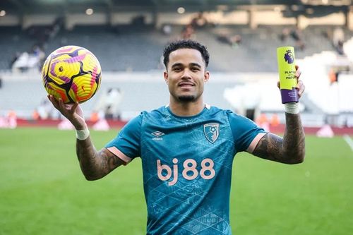 Justin Kluivert tận hưởng cú hat-trick 'tuyệt đẹp' trước Newcastle