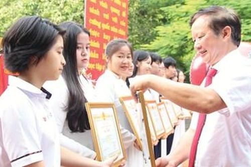 Đoàn kết làm nên sức mạnh