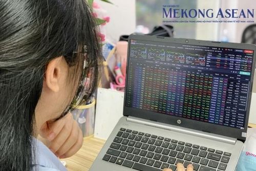 Thị trường chứng khoán năm 2025: Tiền hung hậu cát?