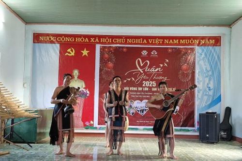 Đem Xuân yêu thương đến với bà con dân tộc Bahnar