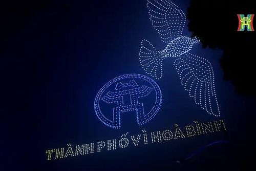 Hòa nhạc ánh sáng: Hà Nội vươn mình trong kỷ nguyên mới