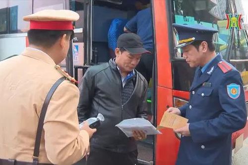 Kiểm tra nồng độ cồn, ma túy với tài xế xe khách