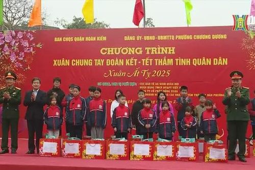 Xuân chung tay đoàn kết - Tết thắm tình quân dân