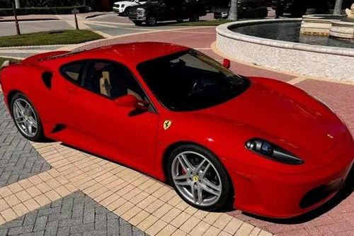 Chuẩn bị đấu giá Ferrari F430 của ông Donald Trump