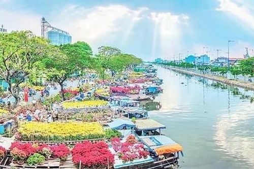 Chợ hoa xuân 'Trên bến dưới thuyền' Tết Ất Tỵ 2025: Điểm đến ấn tượng