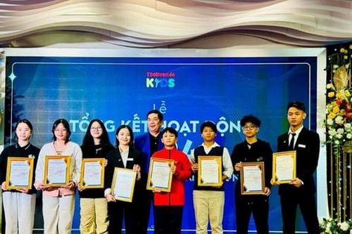 Vinh danh các huấn luyện viên, vận động viên tiêu biểu của Taekwondo Kids