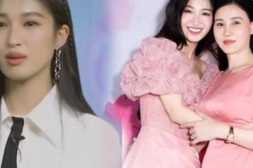 Xôn xao clip Á hậu Phương Nhi chia sẻ cách dạy con của bố mẹ cô và hành trình cần có khi nuôi dạy con gái