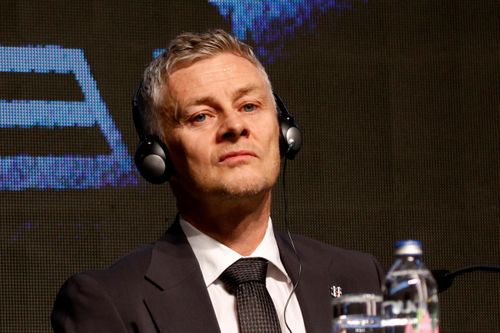 Lương của Solskjaer giảm mạnh sau khi rời MU
