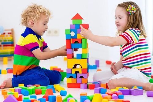 Bao nhiêu đồ chơi với trẻ em là đủ?