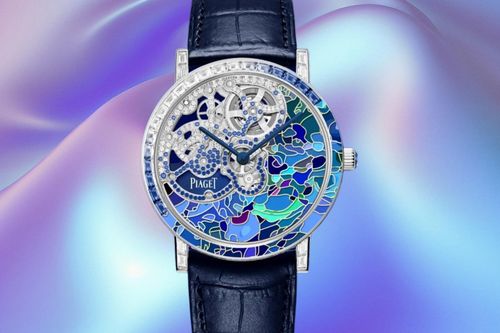 Đồng hồ 311.000 USD chia đôi mặt số