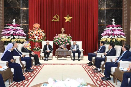 Đồng bào Công giáo và Tin lành Thủ đô luôn đồng hành trong các hoạt động chung của Thành phố