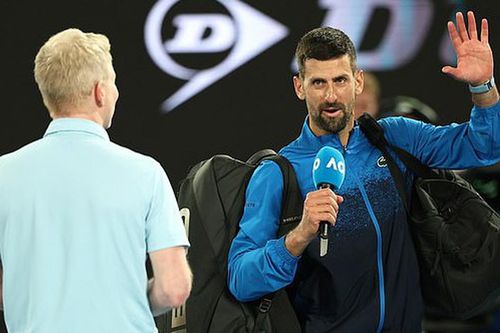 Novak Djokovic bị khán giả la ó, ngay lập tức đáp trả bằng hành động lạ sau trận đấu tại Australian Open