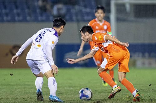 Thép Xanh Nam Định thua trên sân nhà, Hà Nội FC thắng thuyết phục