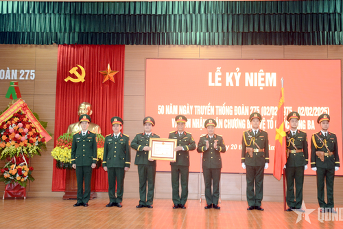 Đoàn 275 tổ chức Lễ kỷ niệm 50 năm Ngày truyền thống và đón nhận Huân chương Bảo vệ Tổ quốc hạng Ba