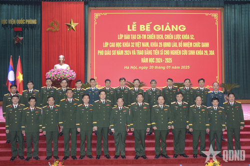 Bế giảng lớp đào tạo chỉ huy-tham mưu chiến dịch, chiến lược khóa 52