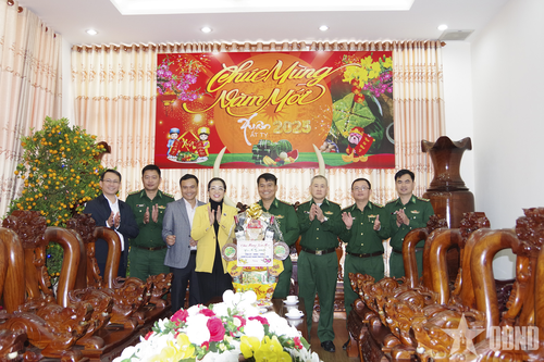 Bộ đội Biên phòng tỉnh Đắk Lắk vui xuân không quên nhiệm vụ