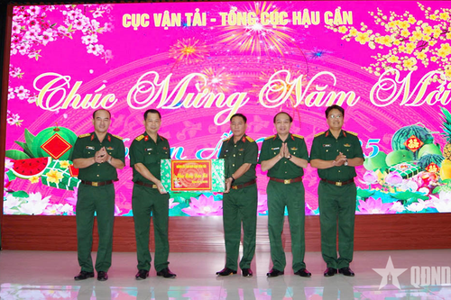 Cục Vận tải kiểm tra, chúc Tết Lữ đoàn 972