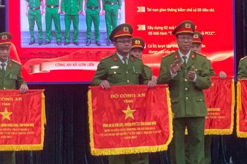 Người con Ca Dong ưu tú của bản làng