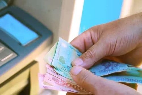 Rút tiền tại ATM, coi chừng bị sao chép thông tin trên thẻ