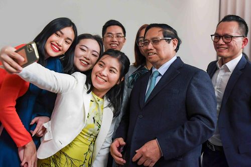 Các thành viên Mạng lưới đổi mới sáng tạo Việt Nam tại châu Âu hiến kế cho phát triển đất nước