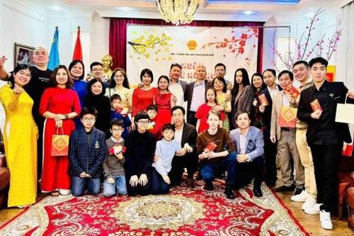 Xuân Quê hương 2025 ấm áp nghĩa tình tại Kazakhstan