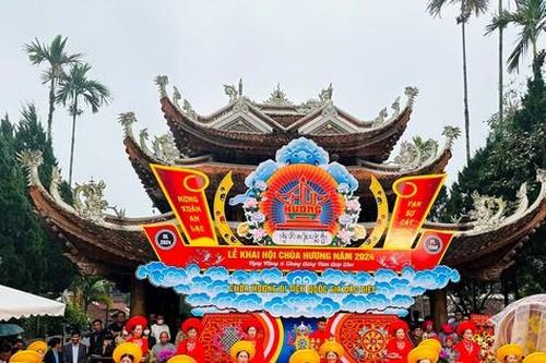 Hà Nội xử lý nghiêm dịch vụ đổi tiền lẻ, mê tín dị đoan trong các lễ hội